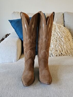 Suede Western Heeled Boots in Brown by DINGO